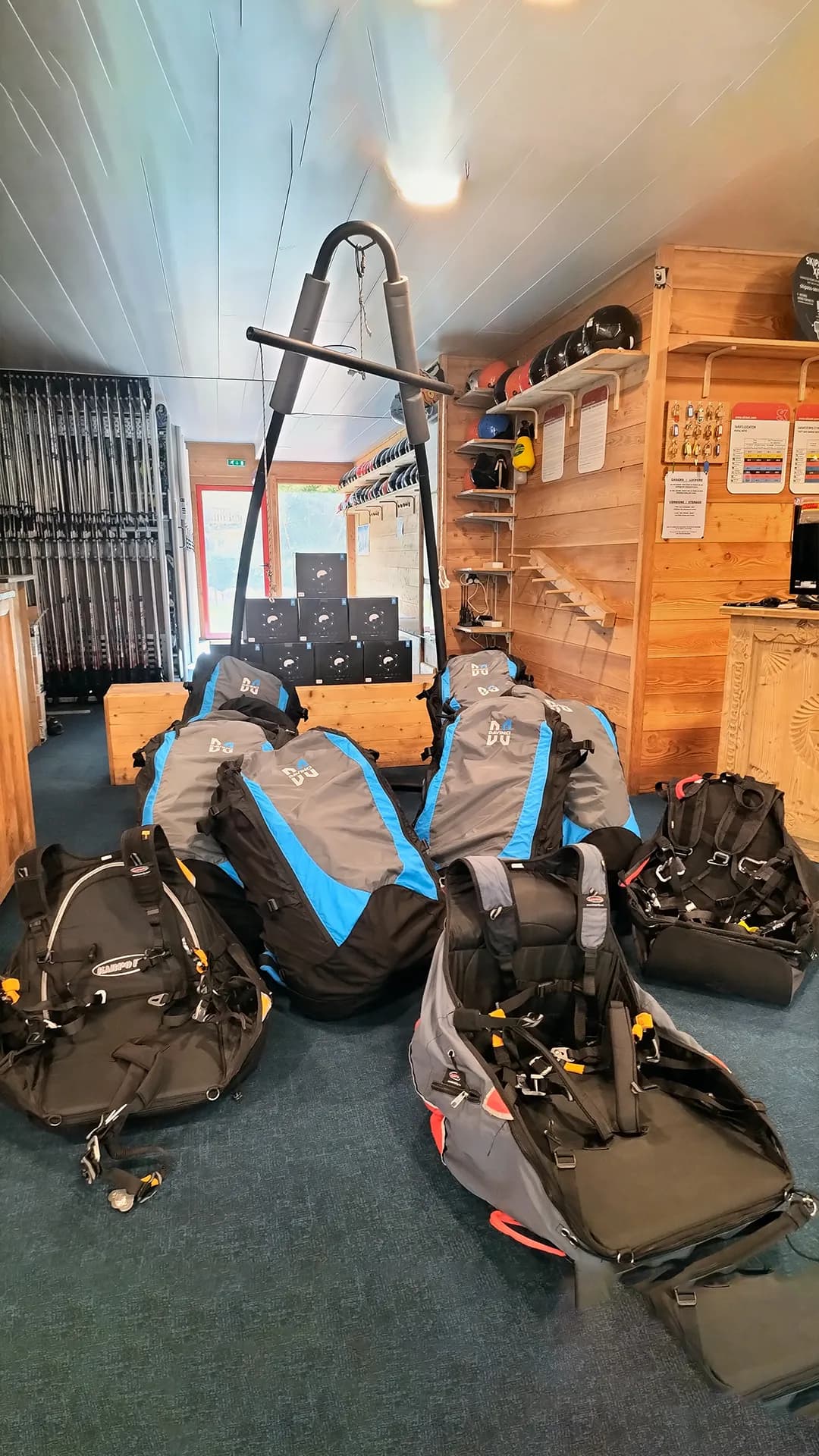 Image du matériel pour les stages de parapentes dans la vallée de Serre chevalier Briançon