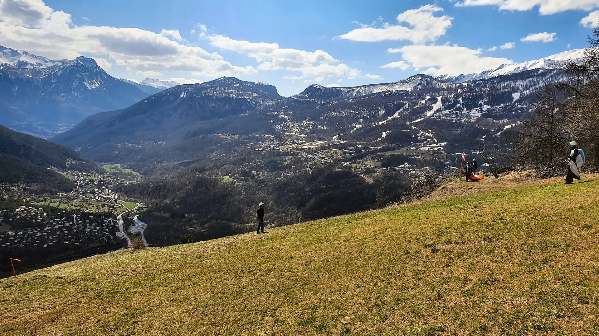 Photo d'un vol de parapente au départ du Vallouise