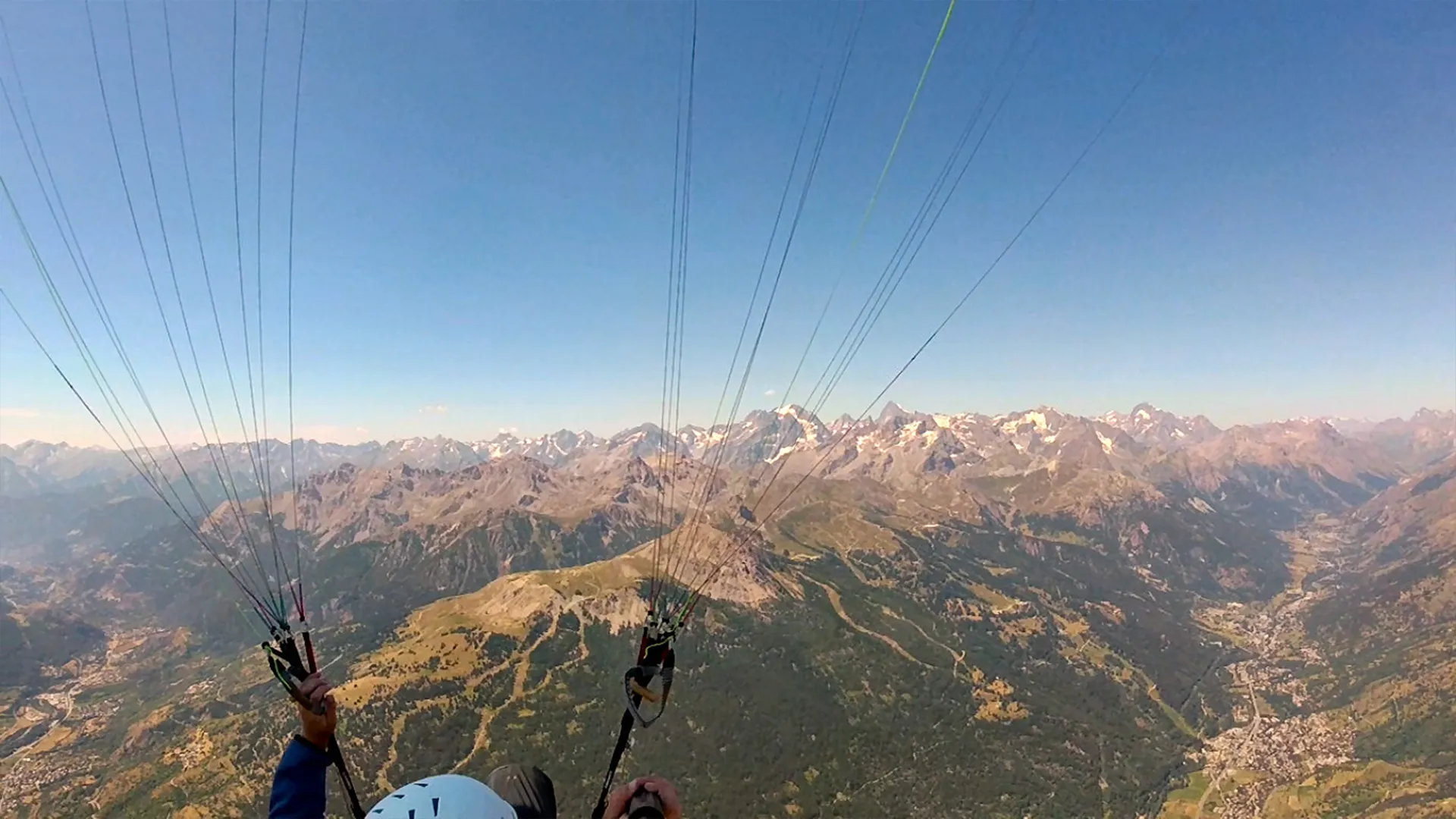 Photo d'un vol en parapente à Serre Chevalier